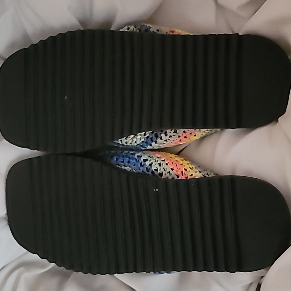 Farm Rio Flip Flops - Picture 3 of 3
